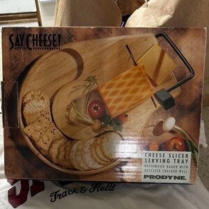 Beechwood Brown and Black Kitchen Cheese Board with Wire Slicer
